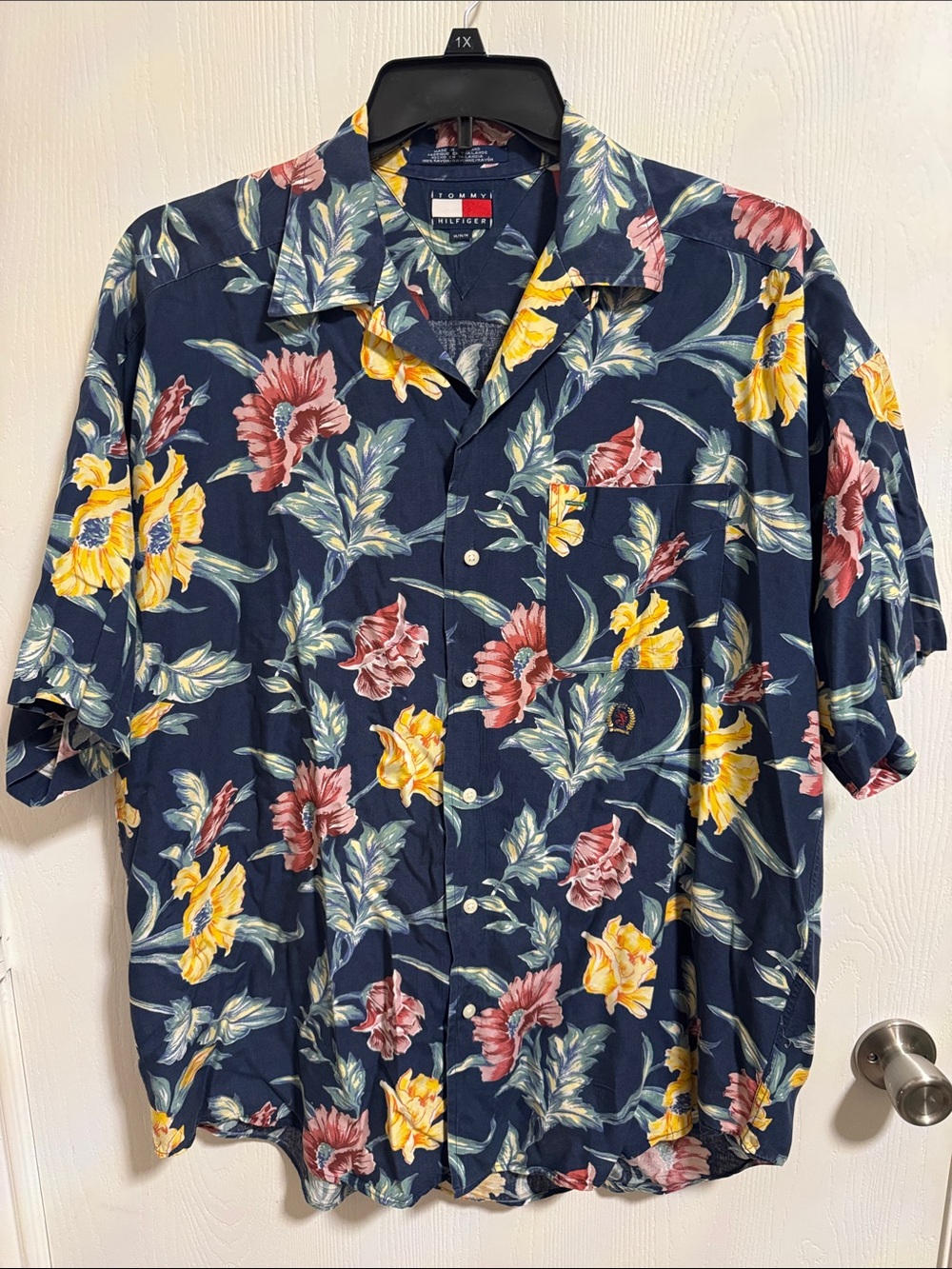 Vintage Tommy Hilfiger 90s Hawaiian Button Down Floral Beach Shirt Mens Medium